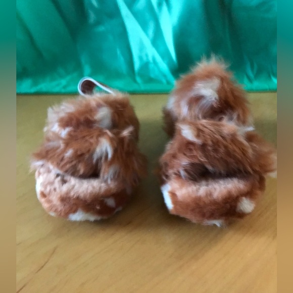 UGG Fluff Yeah Oh Yeah Women’s Fuzzy Slides Tan And White Slides Size 7 - Picture 2 of 8